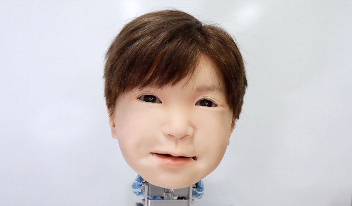 Страшный робот ребёнок имеет устрашающе реалистичное лицо для «более глубокого взаимодействия с людьми»
