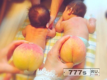 В Японии новая мода обмениваться фотками детишек с персиками вместо попок