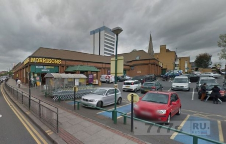 Полиция арестовала мужчину, который выхватил трехлетнюю девочку у мамы на автостоянке у супермаркета
