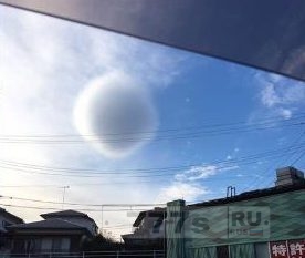 Супер редкое облако в форме шара «Звезда смерти» замечено в небе над Японией