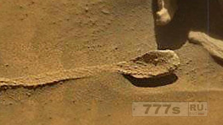 Охотники за пришельцами нашли «ложку» на Марсе, и утверждают, что она инопланетянная.