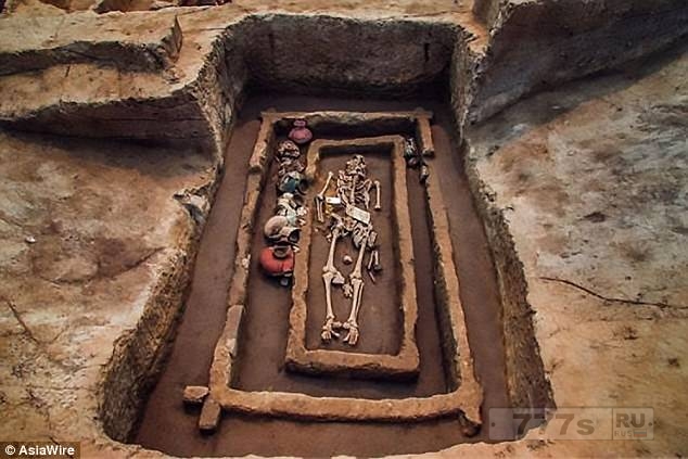 Китайские археологи обнаружили древние гробницы, принадлежащие необыкновенно высоким и сильным людям.