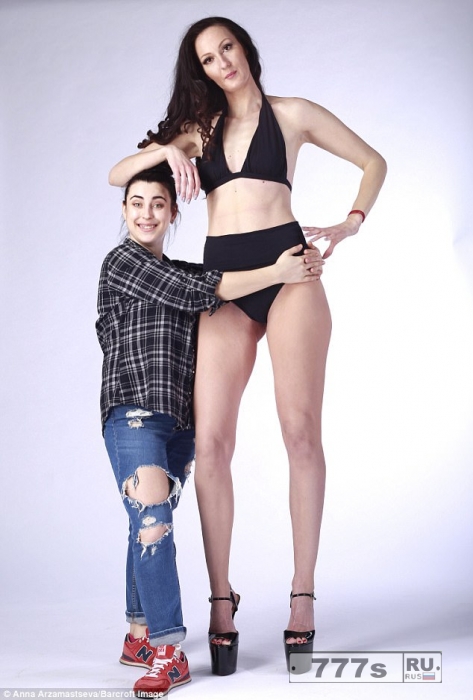 Бывшая олимпийская баскетболистка, 29 лет, стремится установить новый мировой рекорд с ее ногами 132 см длиной.