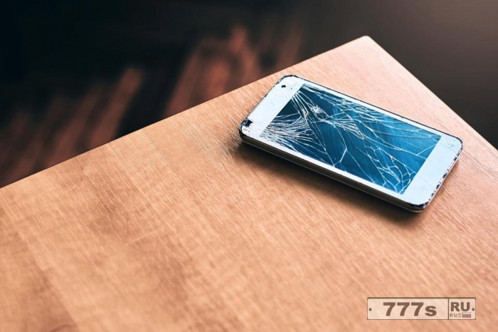 Как исправить треснувший, поцарапанный или сломанный экран смартфона без отнесения его в ремонт.