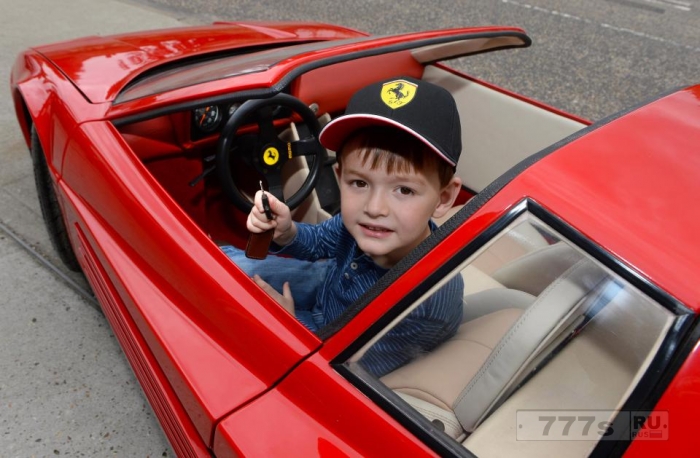 Эта Ferrari Testarossa «самый дорогой игрушечный автомобиль в мире».