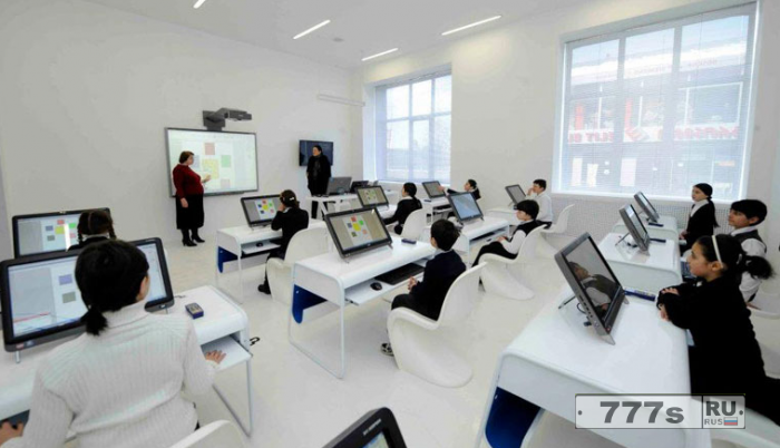 Студентам будут преподавать экраны, которые смогут читать по их лицам и преподавать им уроки.