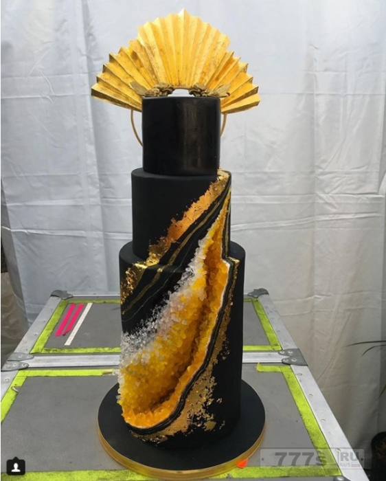 Невероятный торт ко дню рождения Бейонсе был покрыт золотом и стоил 2700 фунтов стерлингов.