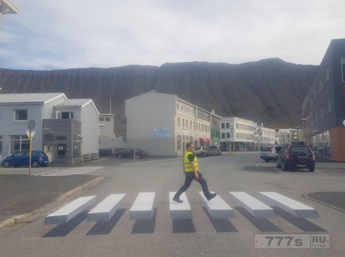 Исландский город создает 3D зебры на переходах, но все ли это?