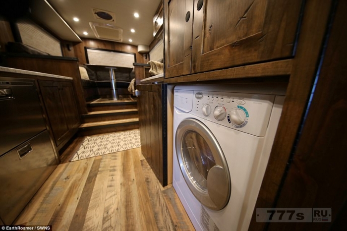 Новый роскошный дом на колесах «EarthRoamer» оснащен стиральной машиной, полом с подогревом и кроватью «кинг сайз».