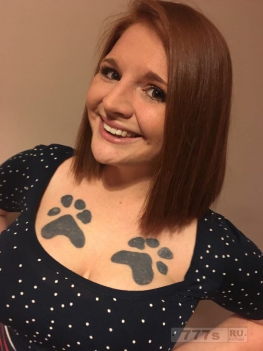 Женщина, которая вытатуировала отпечатки лапы своей мертвой собаки на груди, беспокоится, что её теперь не пригласят на свидание.