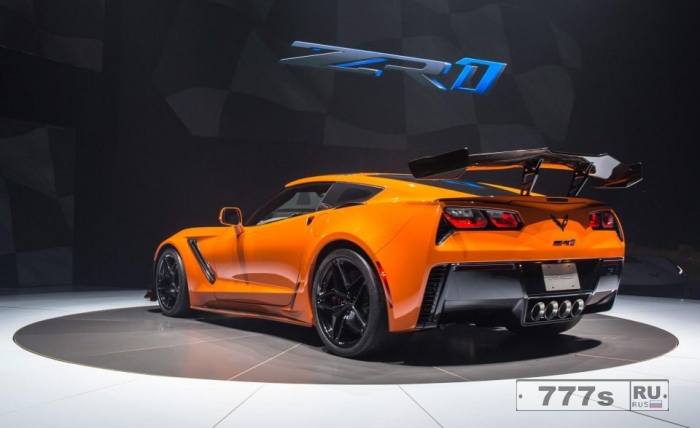 Шевроле Corvette ZR1 - возвращается - и это самый быстрый и з всех Шеви с максимальной скоростью 210 миль в час.