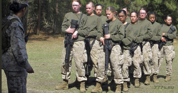 Военные начальники приказывают войскам использовать гендерно-нейтральный язык на тренировочной базе, чтобы не обижать женщин и сексменшинства