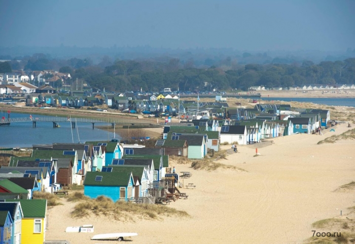 Самый дорогой пляжный домик в Великобритании продается по рекордной цене, несмотря на отсутствие туалета или проточной воды