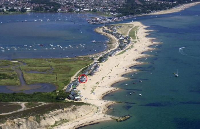 Самый дорогой пляжный домик в Великобритании продается по рекордной цене, несмотря на отсутствие туалета или проточной воды