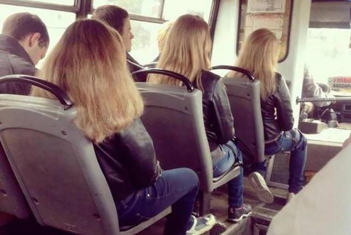 Необычные фотографии случайных близнецов в общественном транспорте