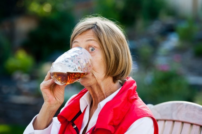 Если вы хотите жить до 90 лет, вам надо выпивать ежедневно и набрать некоторый вес