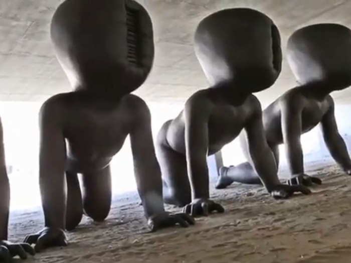 В Палм-Спрингс появятся 10 гигантских статуй голых младенцев
