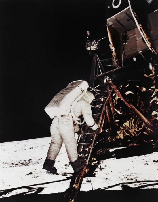 Выявлено, что снимки НАСА о «Полете на Луну» возмутительно отредактированы