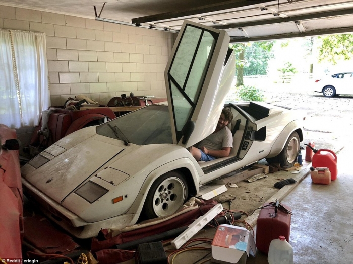 Студент находит полуразвалившиеся Lamborghini Countach и Ferrari 308 стоимостью в 430 тысяч фунтов стерлингов ... в гараже у бабушки