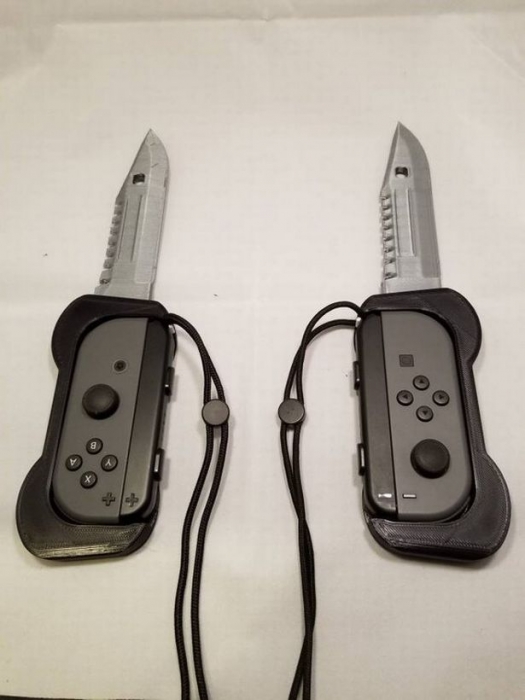 Ужасное дистанционное управление от Nintendo Switch с ножом, встроенным в ручку