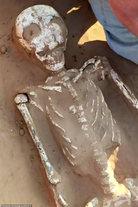 Археологи в России нашли останки древнего воина, который умер 2000 лет назад от «неудавшейся операции на мозге»