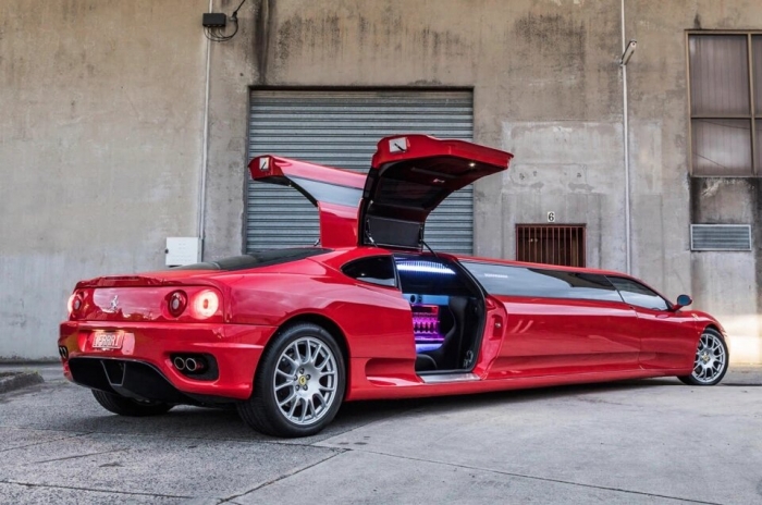 Самый быстрый лимузин в мире переделанный из Ferrari может стать вашим за 160 000 фунтов стерлингов (15,8 млн. рублей)
