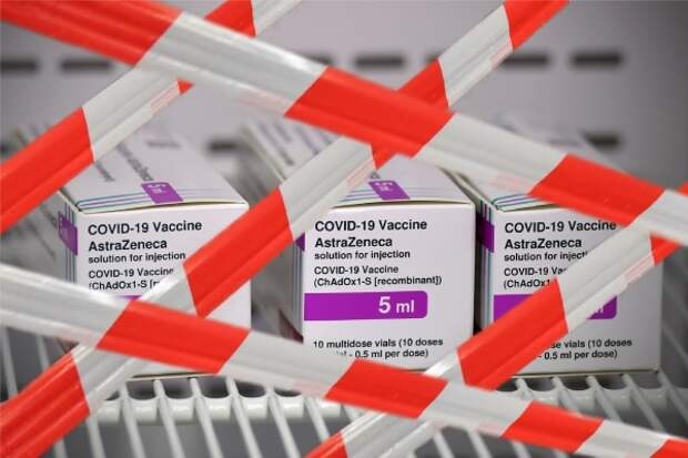 Дания стала первой страной, полностью запретившей вакцину AstraZeneca из-за риска образования тромбов