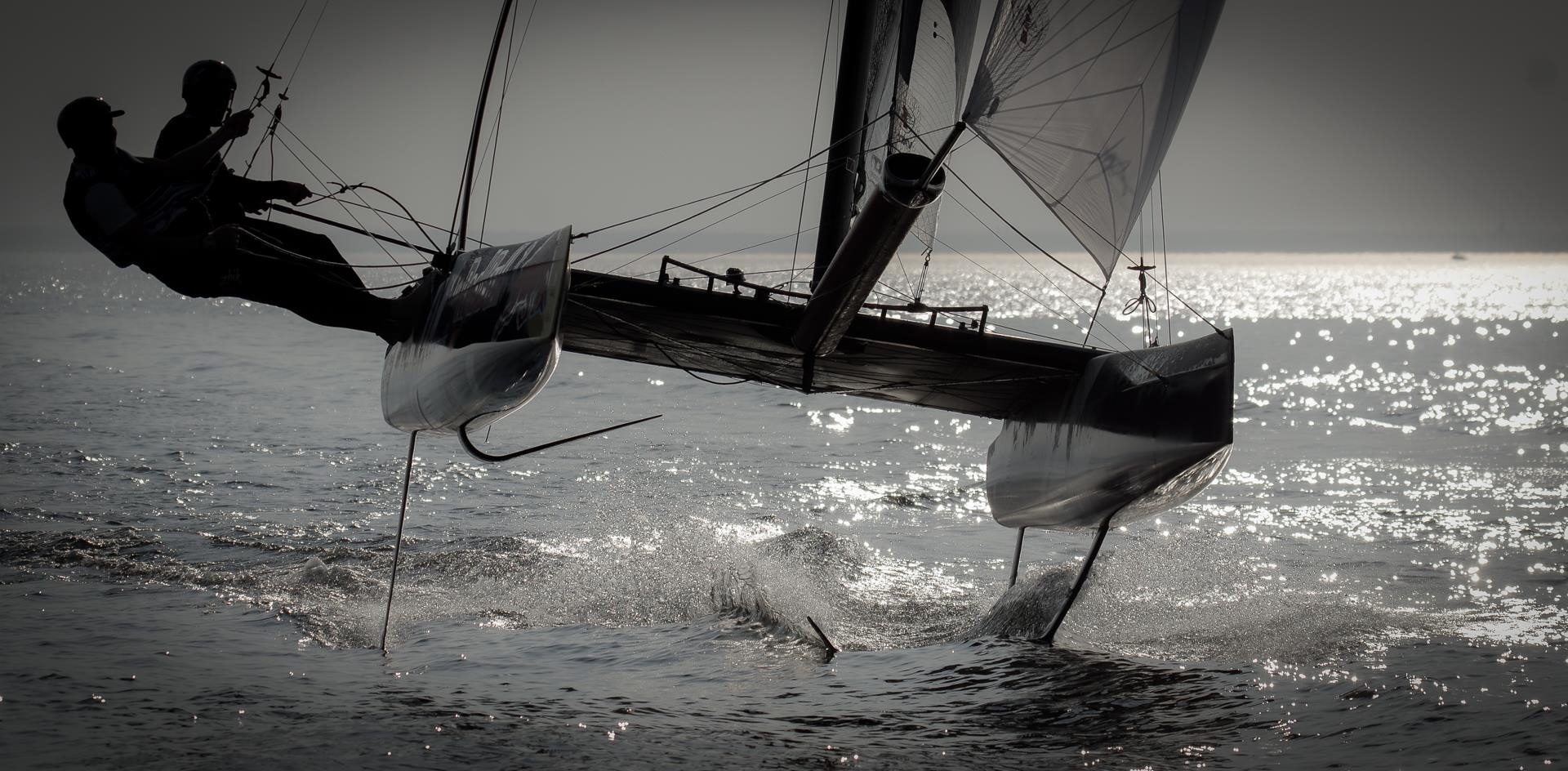 Sail сайт. Яхта Парус. Фильм ветер про яхты. Обрывок паруса лодки. Виктор Колесниченко яхта Парус.