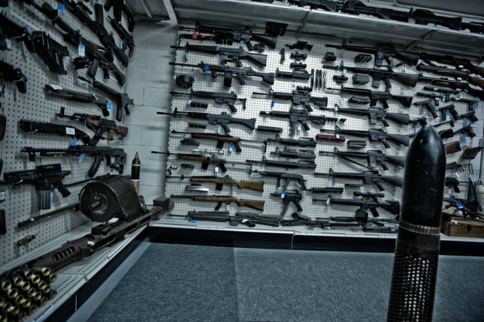 Сайт АРСЕНАЛ – это оружейный салон, в котором можно не только узнать об этом оружии, но и купить его там